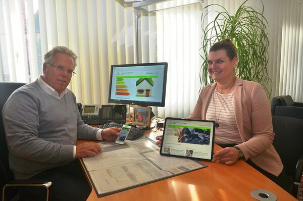 Landrat Reinhard Frank mit Geschftsfhrerin der Energieagentur Main-Tauber-Kreis GmbH Stefanie Schaupp