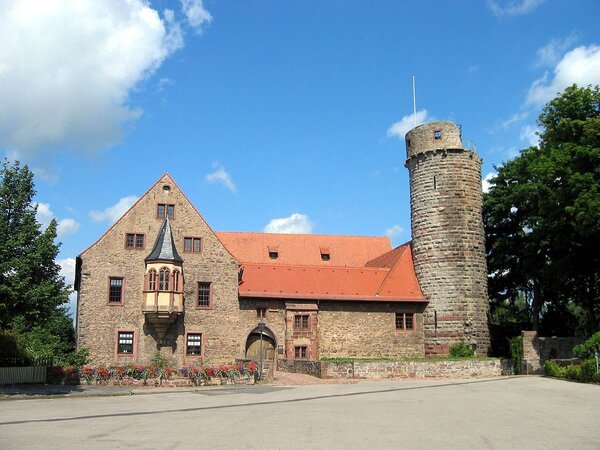 Das Bild zeigt das Rathaus der Stadt Külsheim.