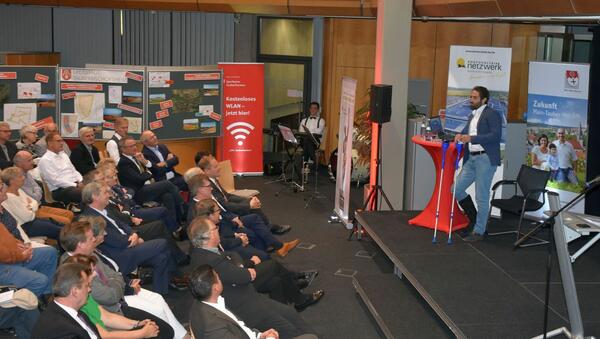 Thomas Uhland informierte die Teilnehmer der Informationsveranstaltung (2)